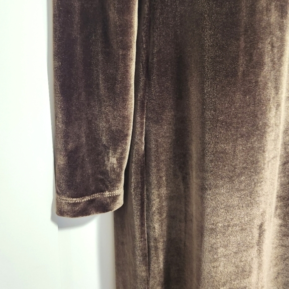 Light Green Velvet Mock Neck Stretch Bodycon Dress - Picture 6 of 11